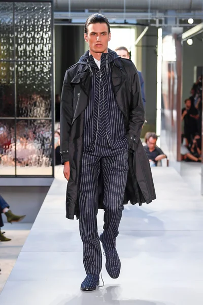 Look 47